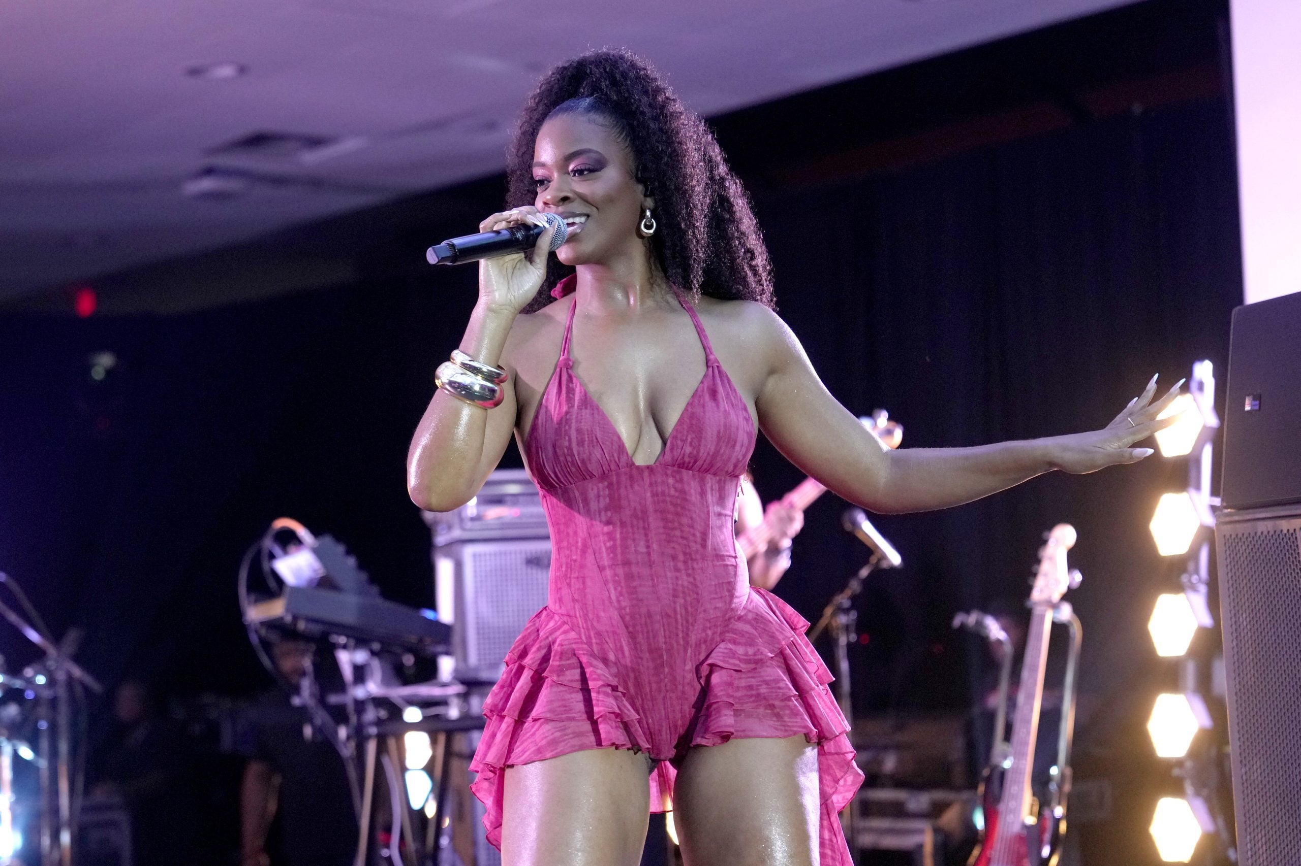 Ari Lennox Served Body And Vocals At ESSENCE Fest Day 1 — And We're Obsessed