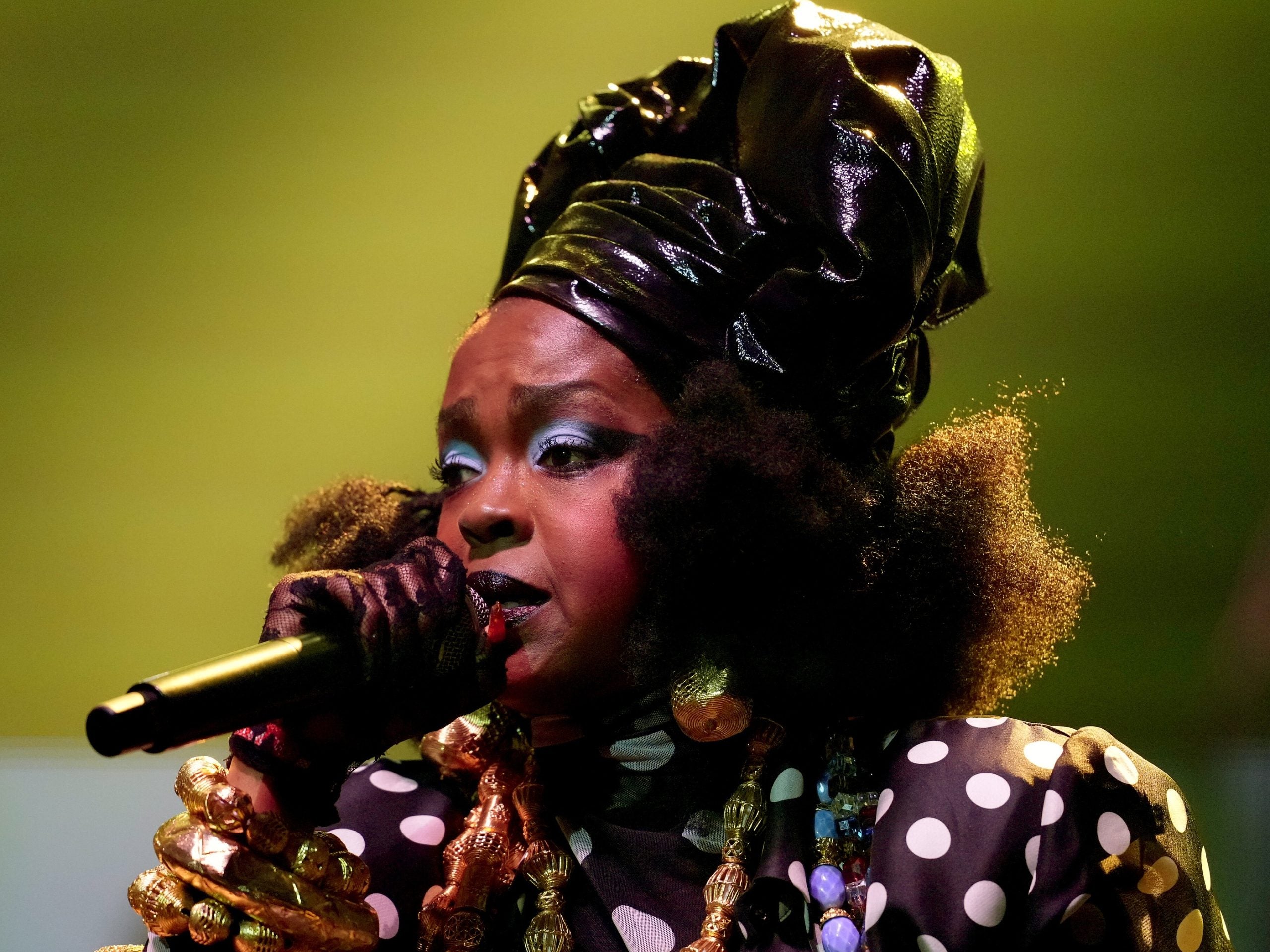 Lauryn Hill Endorsed Summer’s Biggest Eyeshadow Trend At The 2025 ESSENCE Festival