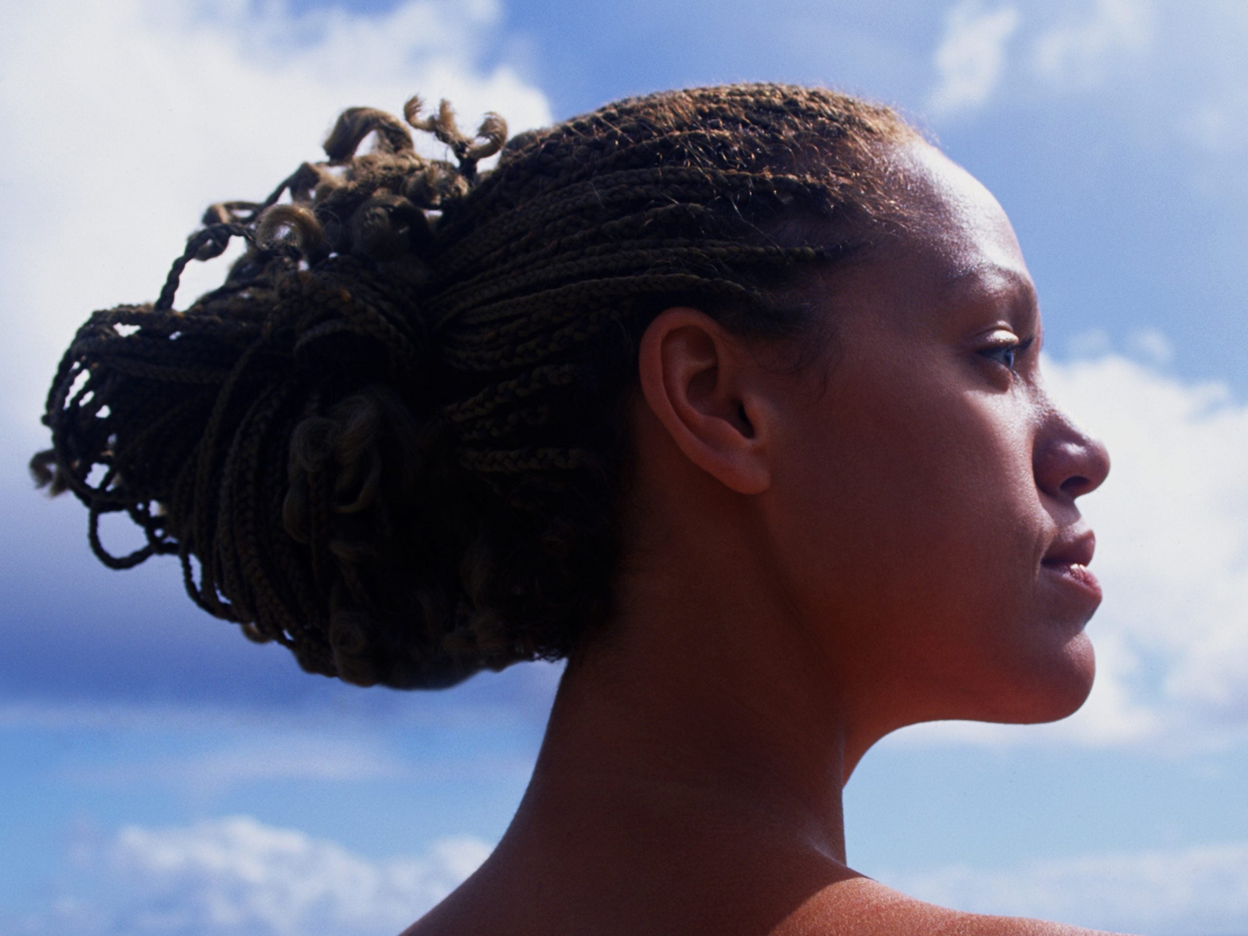 Can You Really Soak The Toxins Off Your Braiding Hair? The Truth, According To Experts